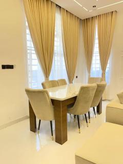 Okota Premium Apartment Fast WiFi 24hrs power supp - 9