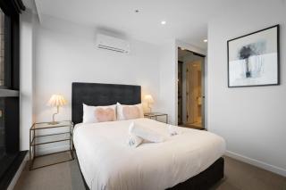 Sky One 3BR, 4 Min Walk to Box Hill Station - 4