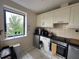 Private Room at Inchicore Luas or Bus to City Centre - 9