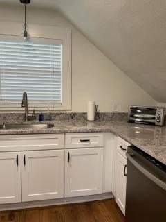 Charming Walkable Attic Bungalow near Lake Eola - 7