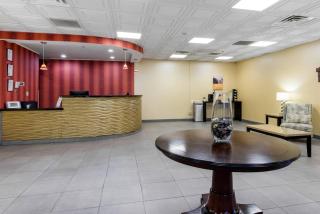 Quality Inn & Suites Charleston - Civic Center - 2