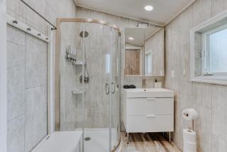 Modern Suite - 10 Min to Corning - Quiet & Cozy - 4