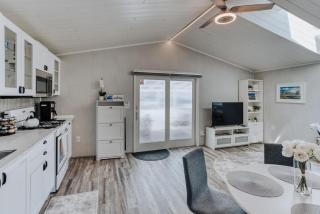Modern Suite - 10 Min to Corning - Quiet & Cozy - 6