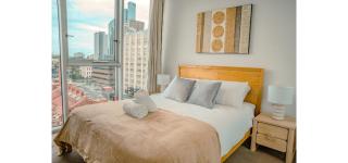 Elegant 2-Bedroom CBD Apartment with Pool, Gym and City Views - 8