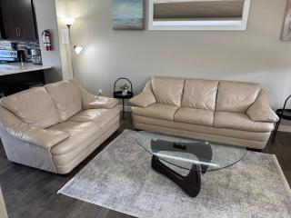 3 BDR - Bonus Room - King Bed - Garage - Near Airport - 7