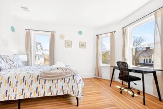 The Milton Manor - 8