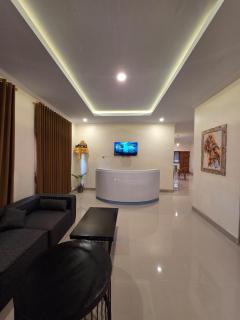 Puri Lebah - 7