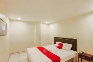 RedDoorz near Alun Alun Pemalang - 6
