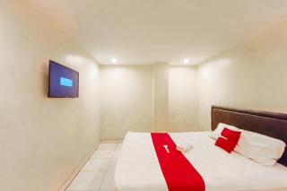 RedDoorz near Alun Alun Pemalang - 5