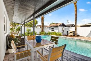 Home 3BR 2BA Saltwater Heated Pool 5min Airp - 6