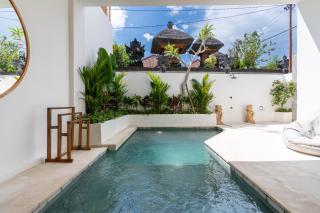 Villa Ombak - 1BR Private Luxury Villa 150m from Seseh Beach - Canggu - 2