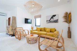 Villa Ombak - 1BR Private Luxury Villa 150m from Seseh Beach - Canggu - 8