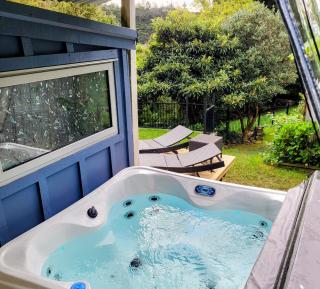Garden Bliss & Bird Sanctuary in Paihia Estuary - 9