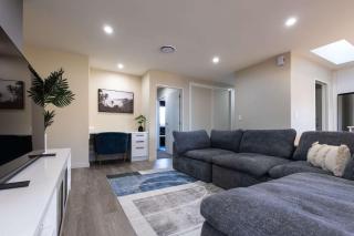 Spacious Family Home Near Airport w Kids Playroom - 4