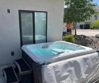 Spacious 5BR Resort Waterpark Access Sleeps 16 - 9