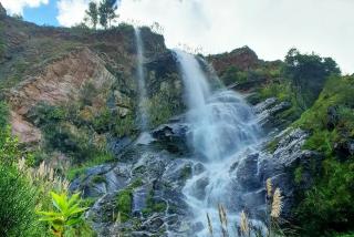 Private house with huge garden and waterfall view - 2