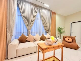 Amber Stay-Space Residency-KSL-2BR-Projector-6Pax - 0