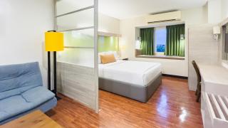 Microtel Inn & Suites by Wyndham San Fernando - 4