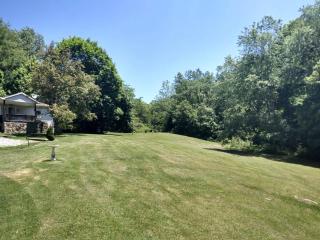 Hillcrest Manor Cottage · Private Hot Tub · - 9