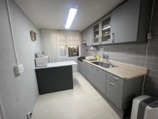 J Stay Hapjeong - 1