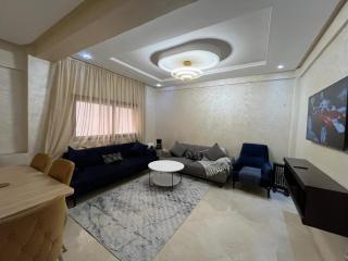 upscale area, quiet apartment - 6
