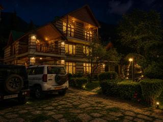 Manali 3 Bedroom Independent Heritage villas near private Volvo Bus Stand, Manali - 3