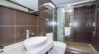 IU Hotel Chongqing Jiangbei International Airport - 1