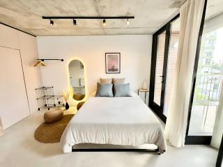 Stylish Studio by Palermo - 0