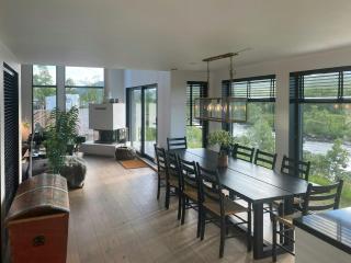 Cozy Architect-Designed Cabin With River View - 0