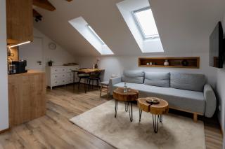 Apartmán nad Bednářstvím s dřevěnou vířivou vanou - 2