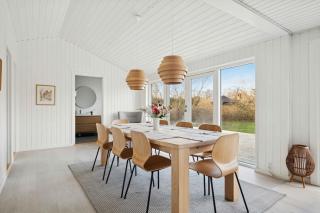 Bright Holiday Home With Sunny Terrace - 1