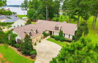 The Blue Heron Lakehouse! Superb 6-BR home Logan Martin Lake in charming Lincoln - 9