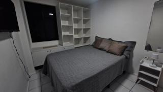 Quarto e Sala Equipado, 01 quadra da praia - 1