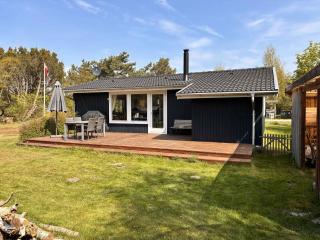 Lovely Holiday Home With Garden Near Water - 0
