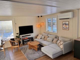 Lovely Holiday Home With Garden Near Water - 9