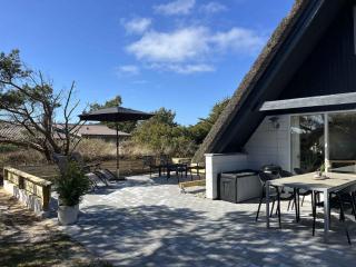 Charming Summer House With A Lovely Large Terrace - 5