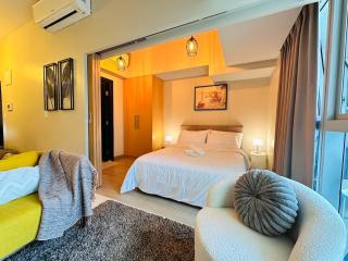 Chic Classy 1BR BGC Uptown Parksuites T2 w Balcony - 0
