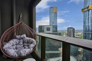 2 Bedroom Prima Pearl Tower with Pool and Private Balcony - 9