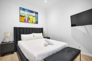 2 Bedroom Prima Pearl Tower with Pool and Private Balcony - 4