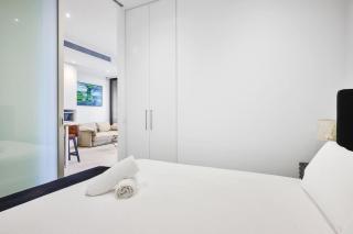 2 Bedroom Prima Pearl Tower with Pool and Private Balcony - 3