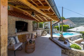 Family holiday house with private heated pool and jacuzzi - 7