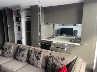Luxurious with city views, free parking on premises & Wi Fi - 9