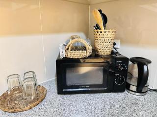 Chic Classy 1BR BGC Uptown Parksuites T2 w Balcony - 9