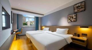 VX Hotel Wuhan Optics Valley Yangjia Bay Metro Station - 3