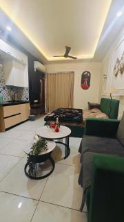 The Forest Stays-Luxury City Loft With Balcony Bliss - 5