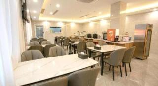 GreenTree Inn Xiaoyi Wanda Plaza - 2
