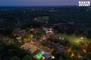 StayVista at Kaimalgarh Aravalli Estate with Pool & Lake View - 0