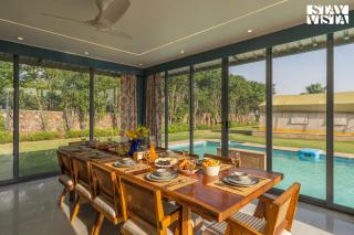 StayVista at Kaimalgarh Aravalli Estate with Pool & Lake View - 8