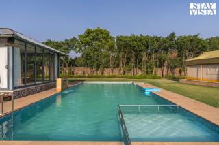 StayVista at Kaimalgarh Aravalli Estate with Pool & Lake View - 9