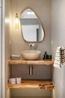 Mellow mountains, boutique beach house - 7